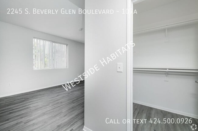 Building Photo - 2245 S Beverly Glen Blvd