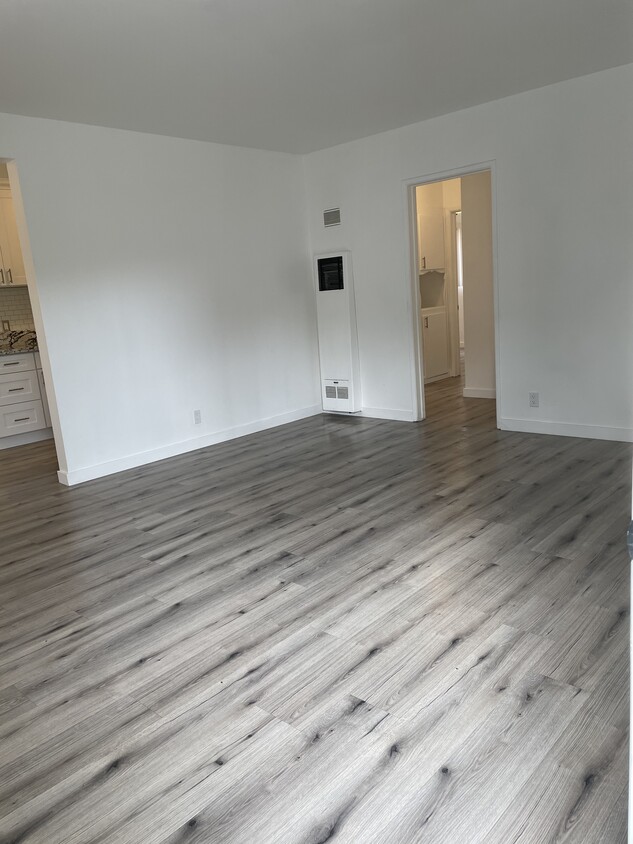 Living room - 12329 Oxnard St