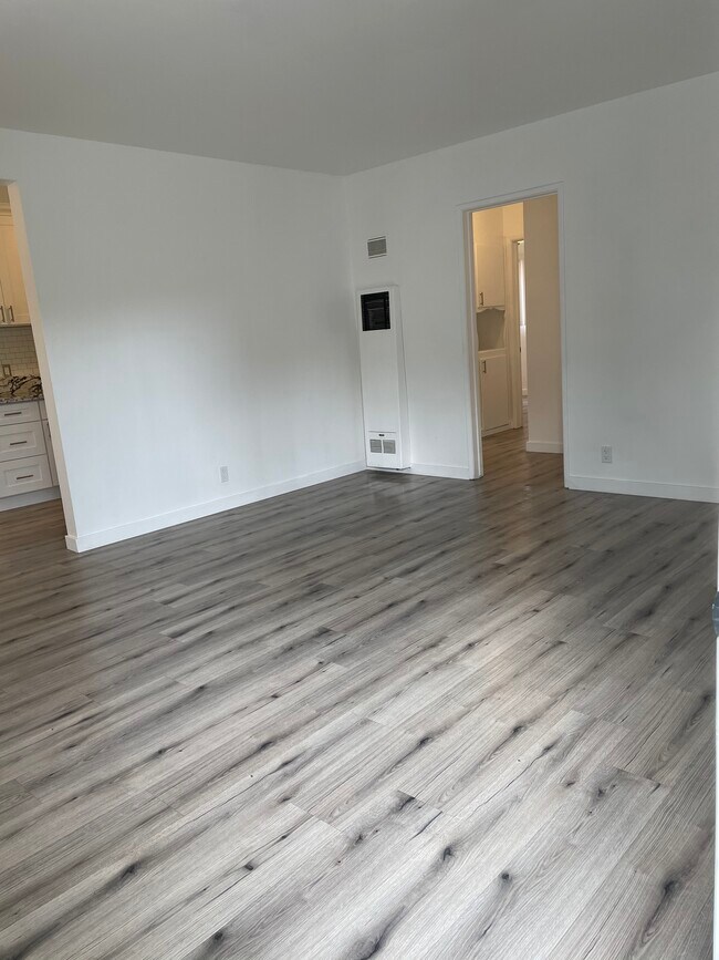 Living room - 12329 Oxnard St