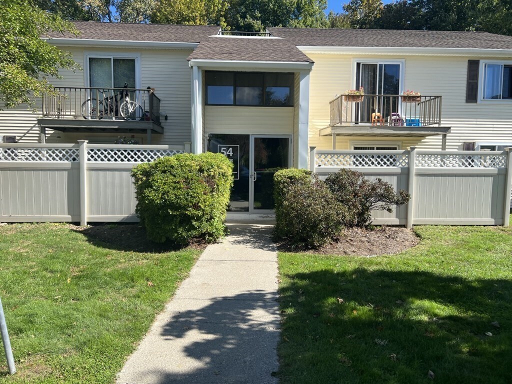 54 Village Brook Ln Unit 6, Natick, MA 01760 Condo for Rent in Natick