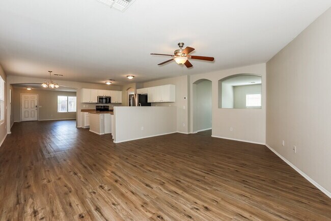 Building Photo - 3026 W Dancer Ln