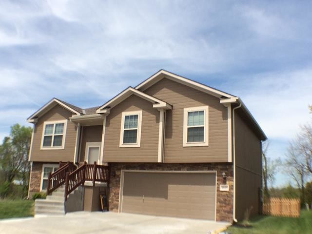 Building Photo - 1614 NW Hilltop Ln