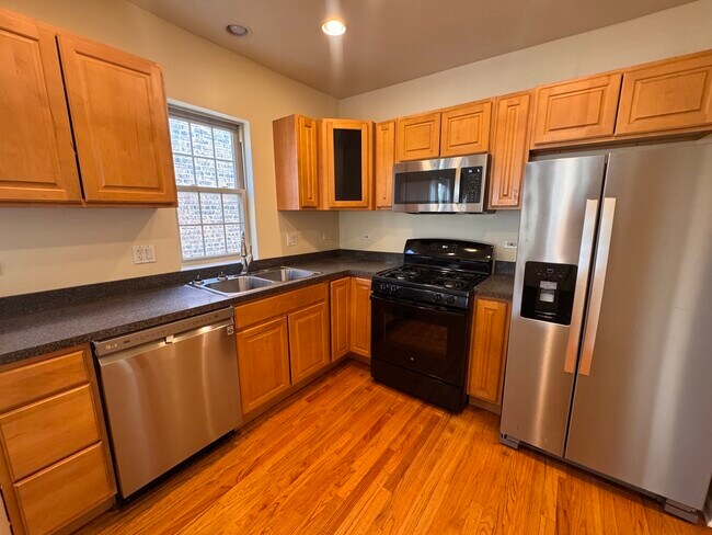 Foto del edificio - 6204 S Claremont Ave