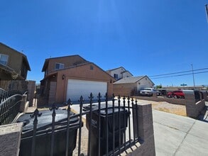 Building Photo - 1273 Lawry Ave