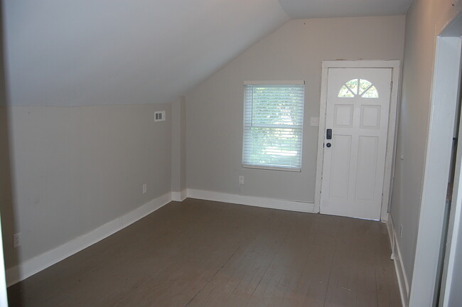 Building Photo - 2225 Atchley St