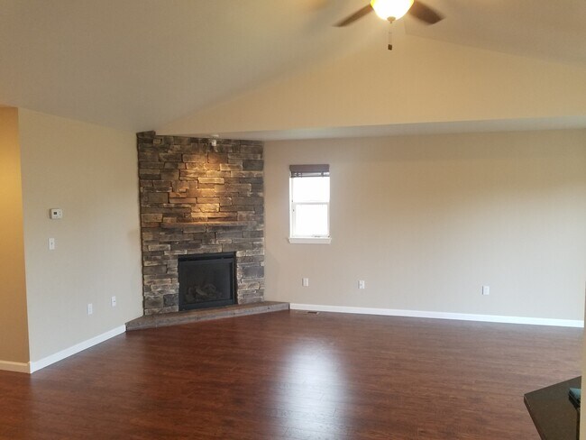 Building Photo - 14808 N Pristine Cir
