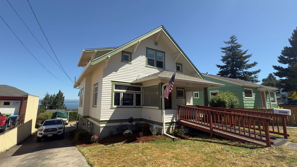 Primary Photo - 3360 Harrison Ave