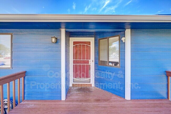 Building Photo - 615 Upton Dr