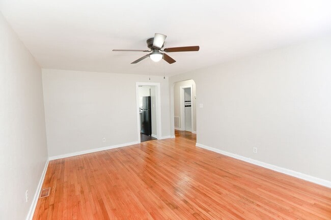 Building Photo - 9262 Coleman Ave