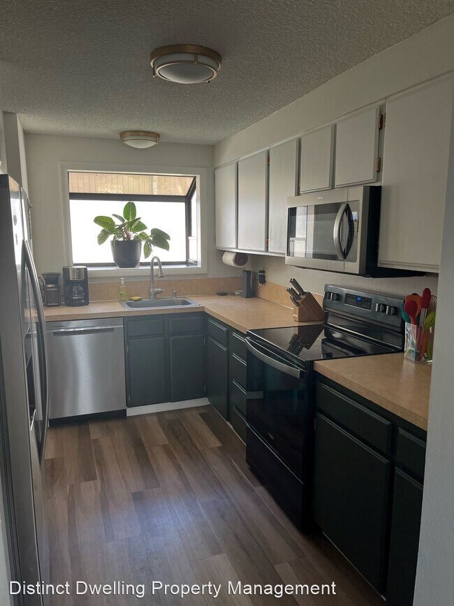 Foto del edificio - 2 br, 1.5 bath House - 29 NW Mountain View...
