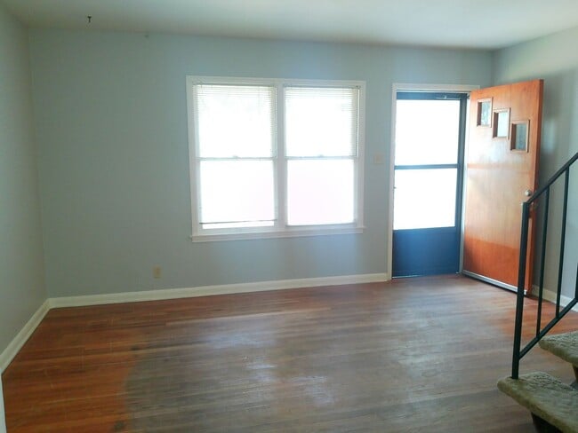 Building Photo - 4526 Franklin Dr