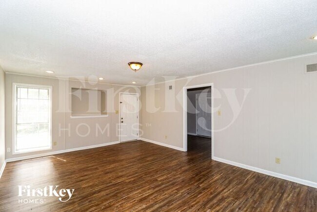 Building Photo - 2715 Welchlawn St