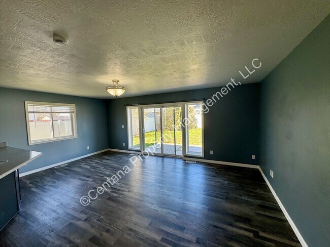 Foto del edificio - 4 bed 2 bath Home for Rent