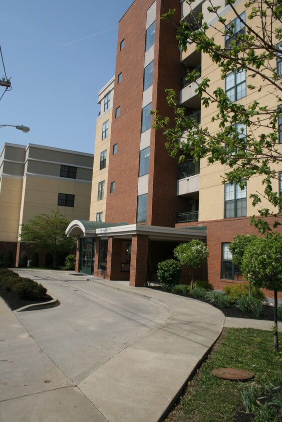 1117 University Ave Unit 607, WV 26505 Condo for Rent in