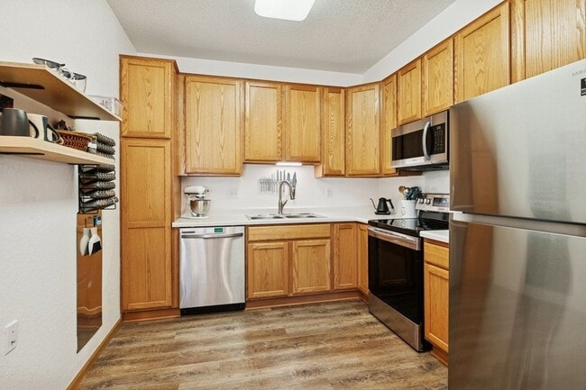 Building Photo - 6600 Lyndale Ave S