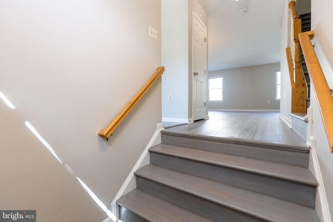 Building Photo - 104 Frazer Dr