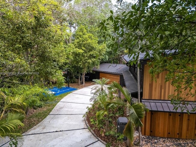 Building Photo - 6525 SW 133rd Dr