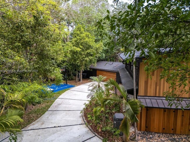 Foto del edificio - 6525 SW 133rd Dr