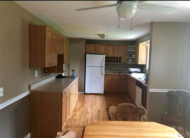 Foto del edificio - 7776 Thompson Rd