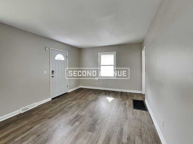 Building Photo - 536 E Epworth Ave