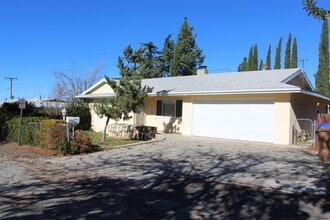 Building Photo - 34840 Iris Ln