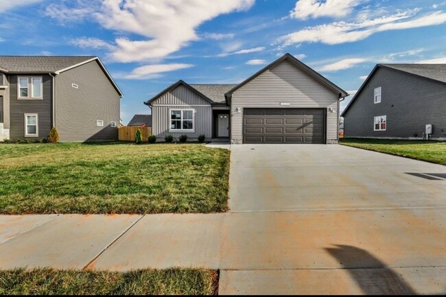 Building Photo - Brand New Three Bedroom