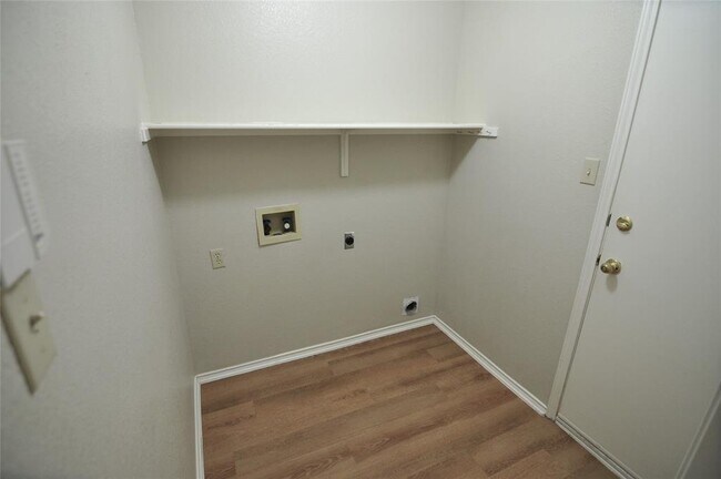 Building Photo - 1803 Timberwood Dr