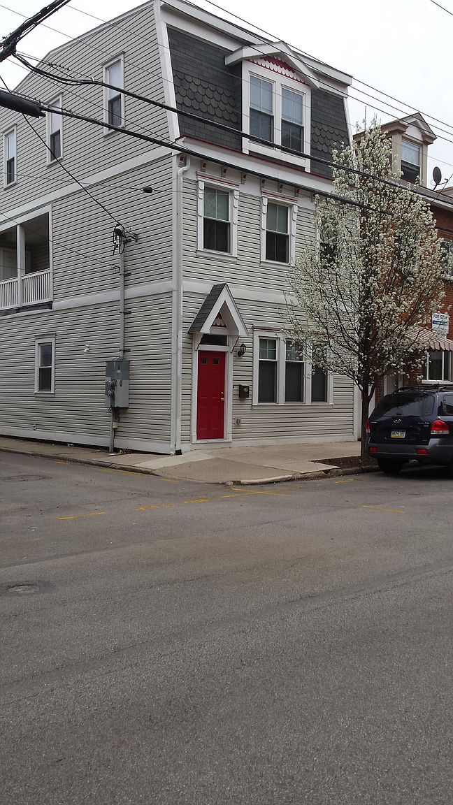 Building Photo - 123 S 22nd St