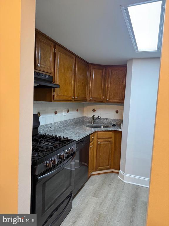 Building Photo - 1400 Northgate Square