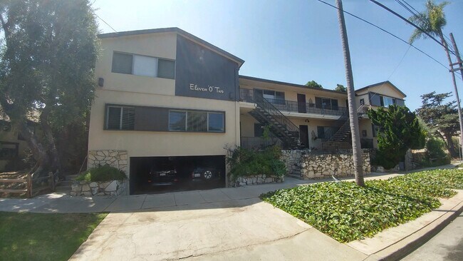 Apt Bldg Lower middle unit - 1102 Idaho Ave
