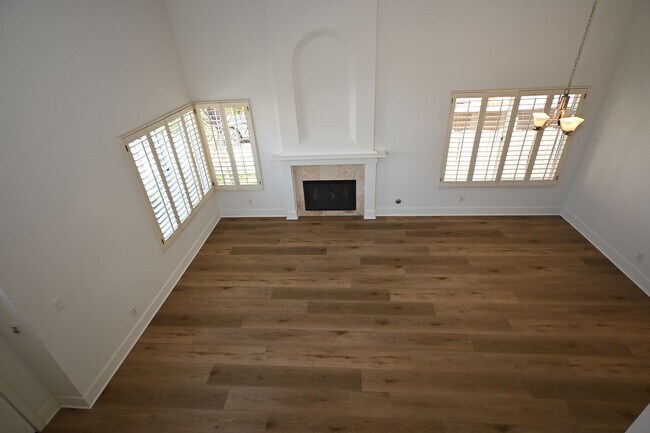 Foto del edificio - Immaculate 2 story 3 bedroom 2.5 bath hous...
