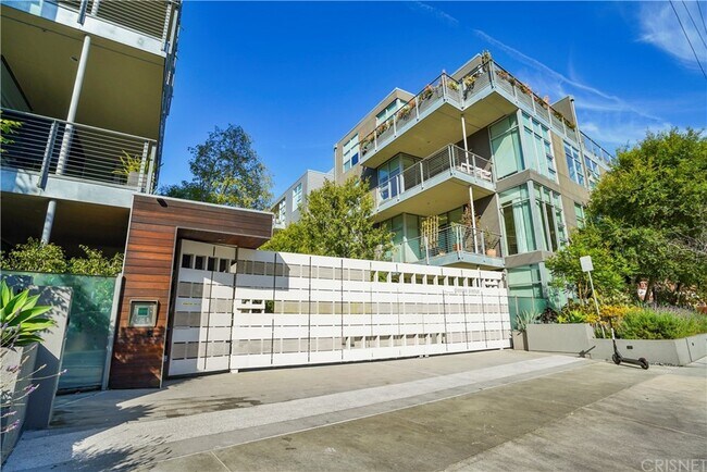 Gallery Lofts - Entrada principal principal - 4080 Glencoe Ave
