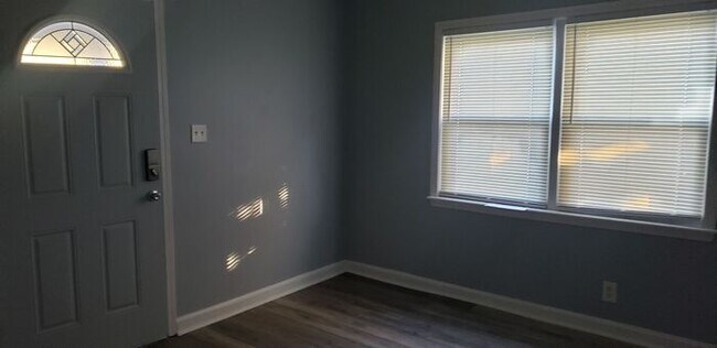 Foto del edificio - 3538 W 10th St