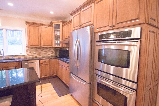 Building Photo - 37 Olde Colony Dr