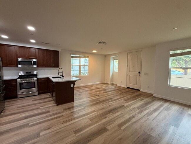 Foto del edificio - Modern Townhome in Otay Ranch – 3BR/2.5BA ...