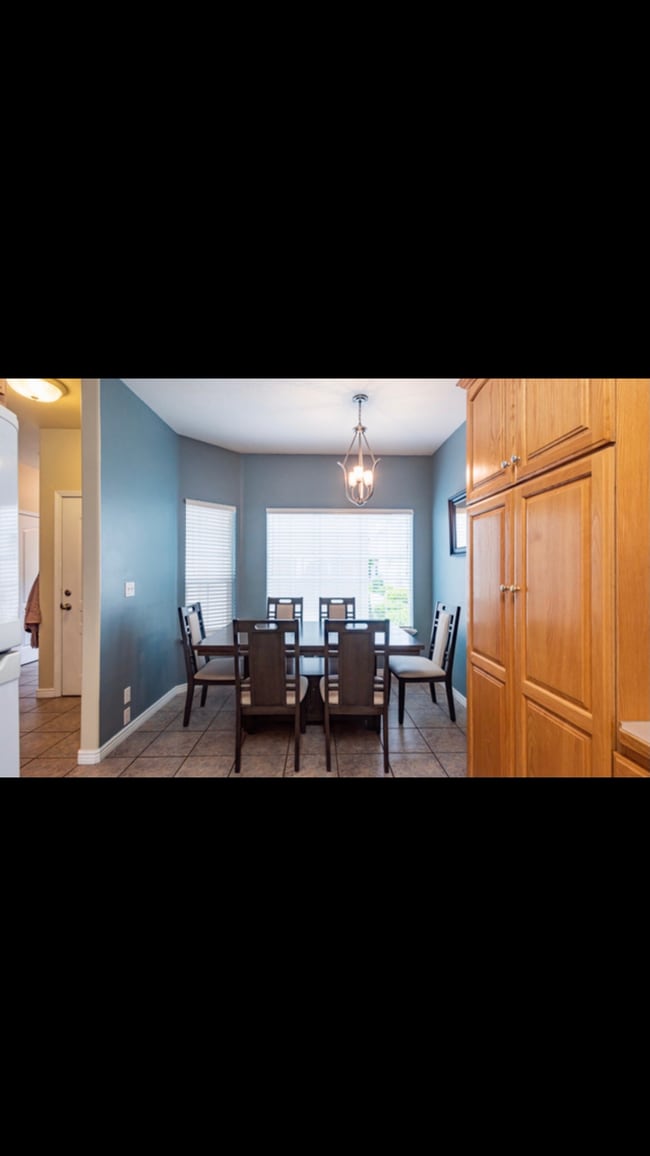 Building Photo - 86 N 360 W