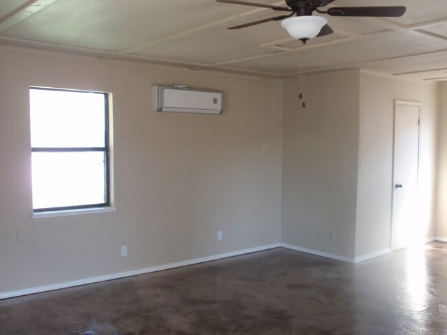 Foto del edificio - 1217 Guinn Ln