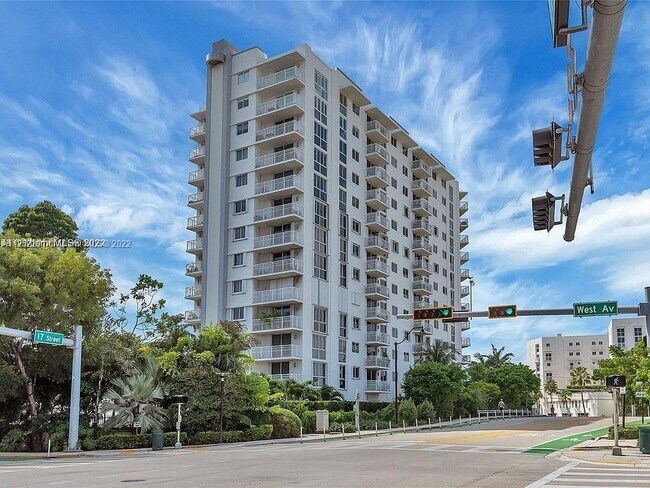 Building Photo - 1688 West Ave