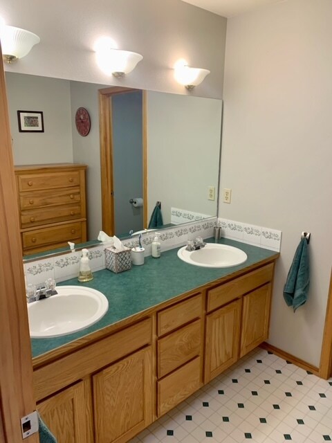 Foto del edificio - 13231 W Sunnyvale Dr