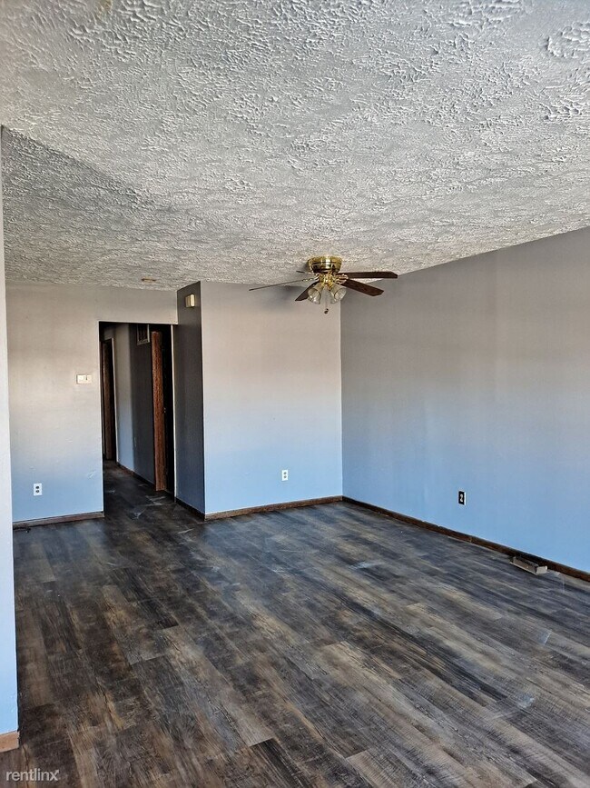 Building Photo - 3 br, 2 bath House - 4014 Hoover Ave