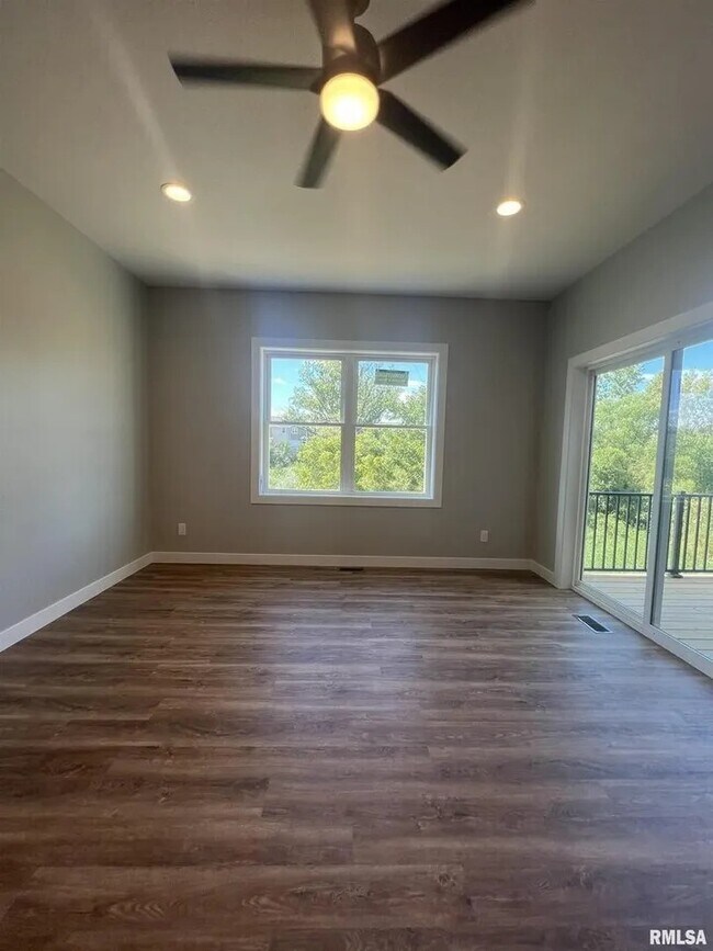 Foto del edificio - 5246 Pandit Dr