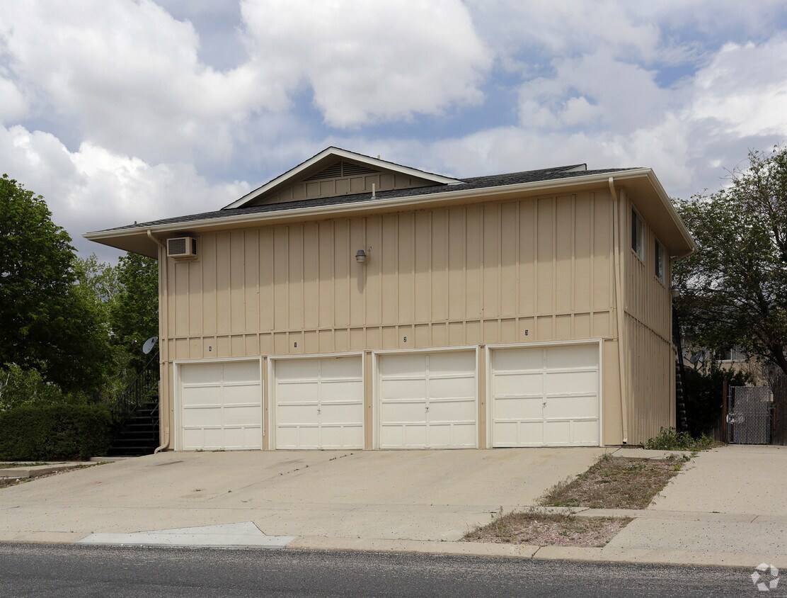 Foto del edificio - 4203 Forest Hill Rd