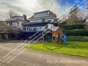 Building Photo - 3611 SW Humphrey Blvd