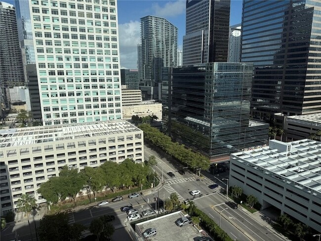 Foto del edificio - 801 Brickell Bay Dr