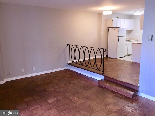 Living Space & Dining Area - 2201 L St NW