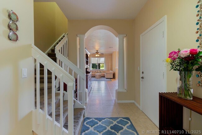 Building Photo - 213 River Bluff Ln