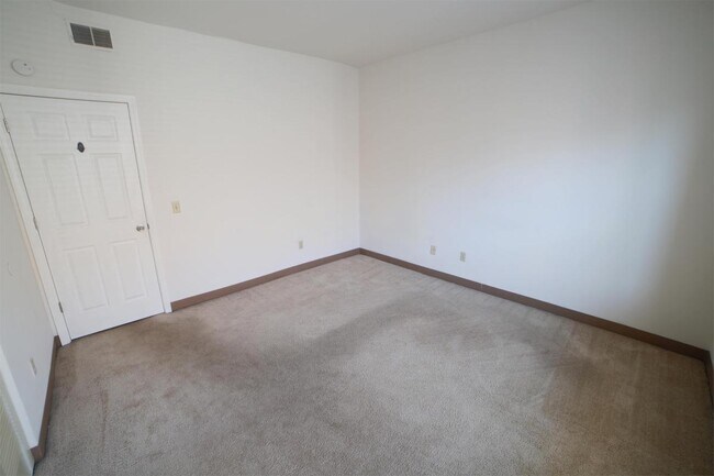 Building Photo - 5578 Pershing Ave