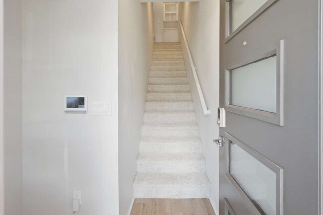 Foto del edificio - BRAND NEW 3 Bedroom Townhome in Hoopili | Split A/C | 2 Parking | $3,900/Month