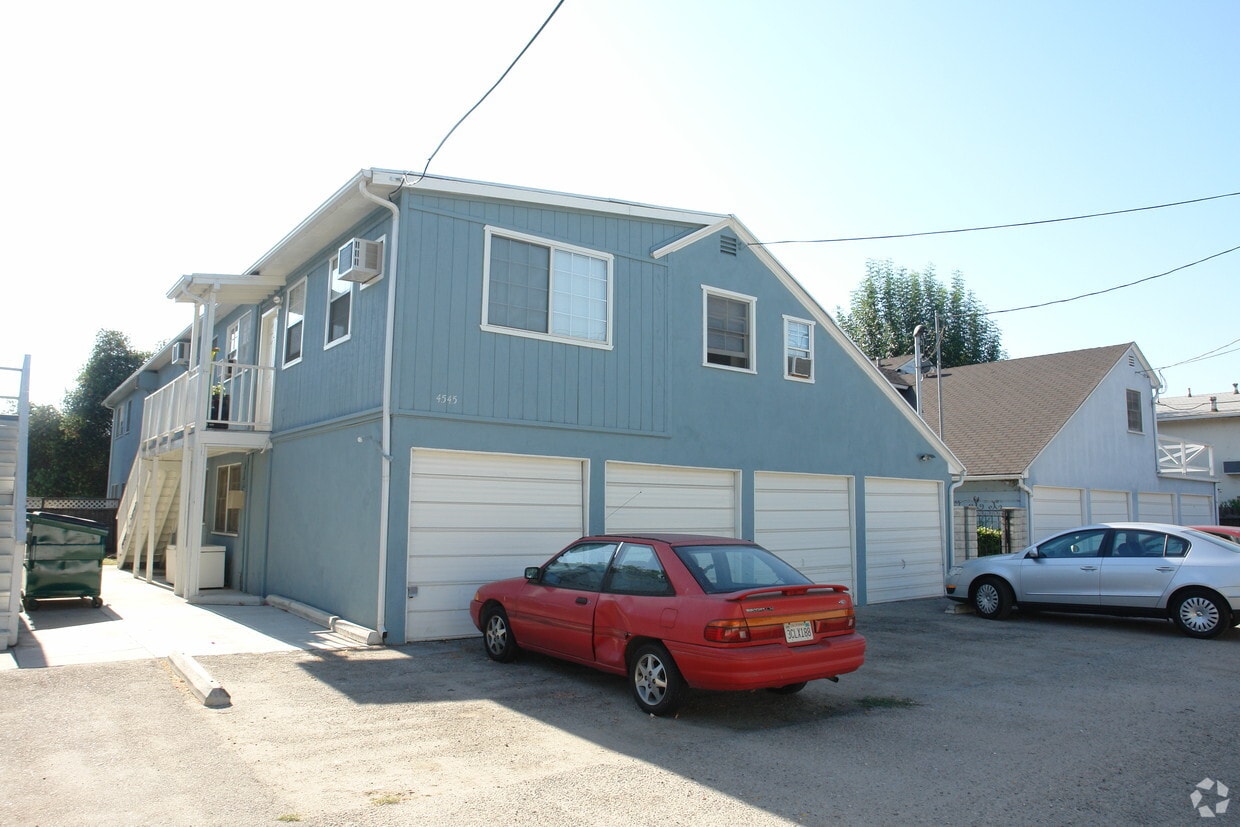 Building Photo - 4545 Hazeltine Ave