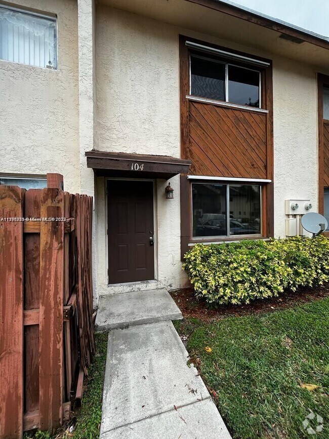 Coral Cay Plantation Townhouses for Rent Margate, FL 1 Townhouses